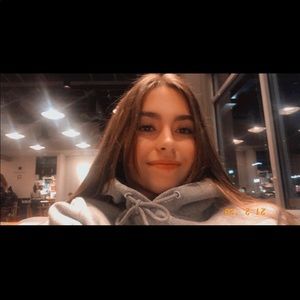 Meet your Posher, Emilie